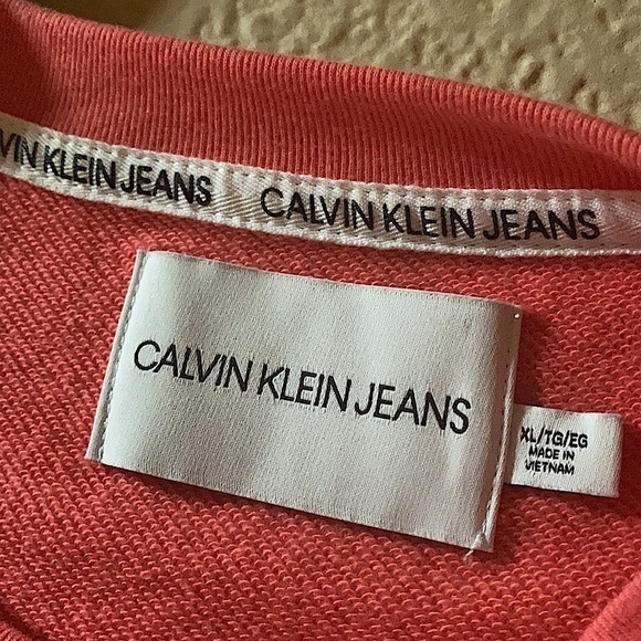 CALVIN KLEIN Crewneck Sweatshirt Women’s Size XL Coral with White Letter… - Picture 2 of 7